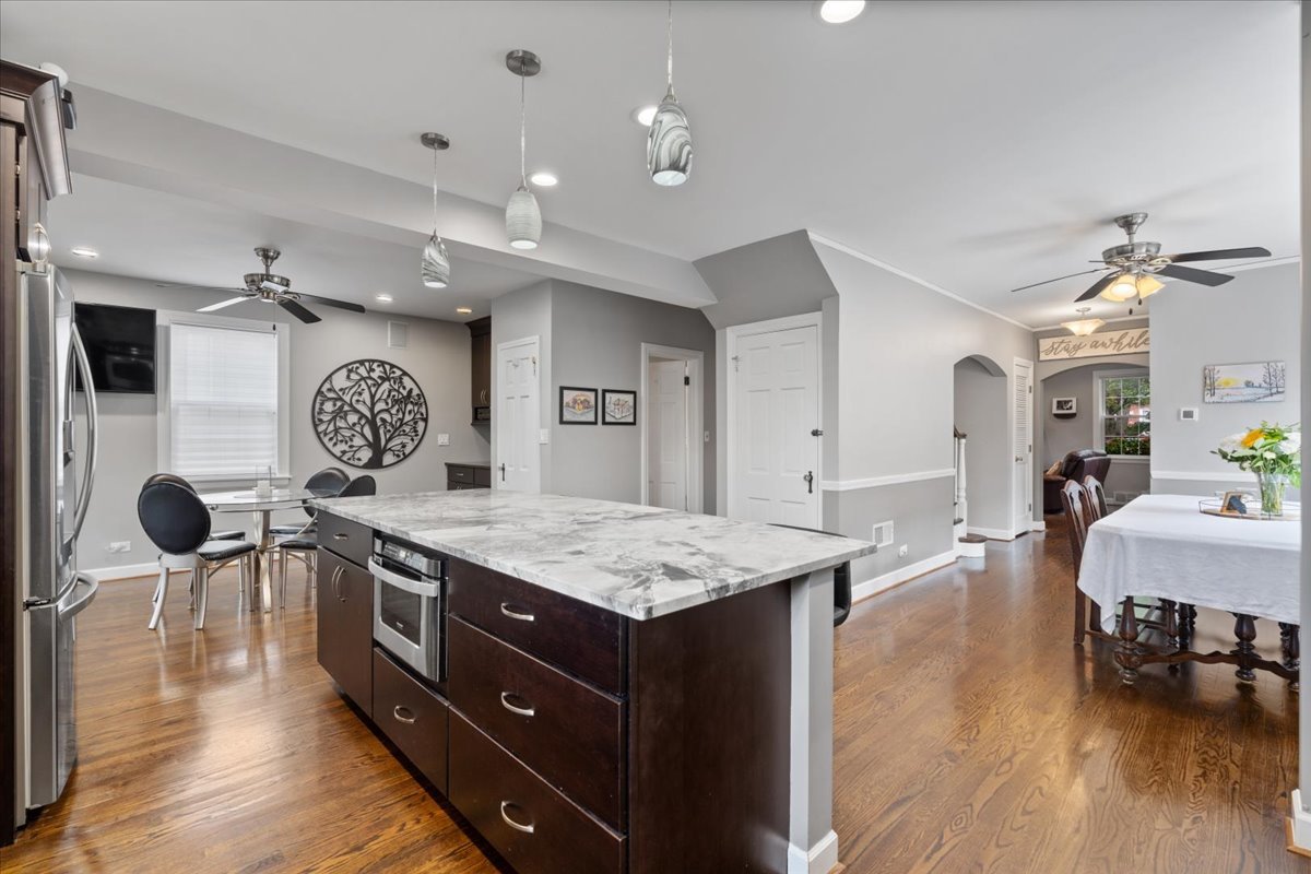 Chicago, Illinois 60631, United States, 4 Bedrooms Bedrooms, ,4 BathroomsBathrooms,Residential,Active,238521