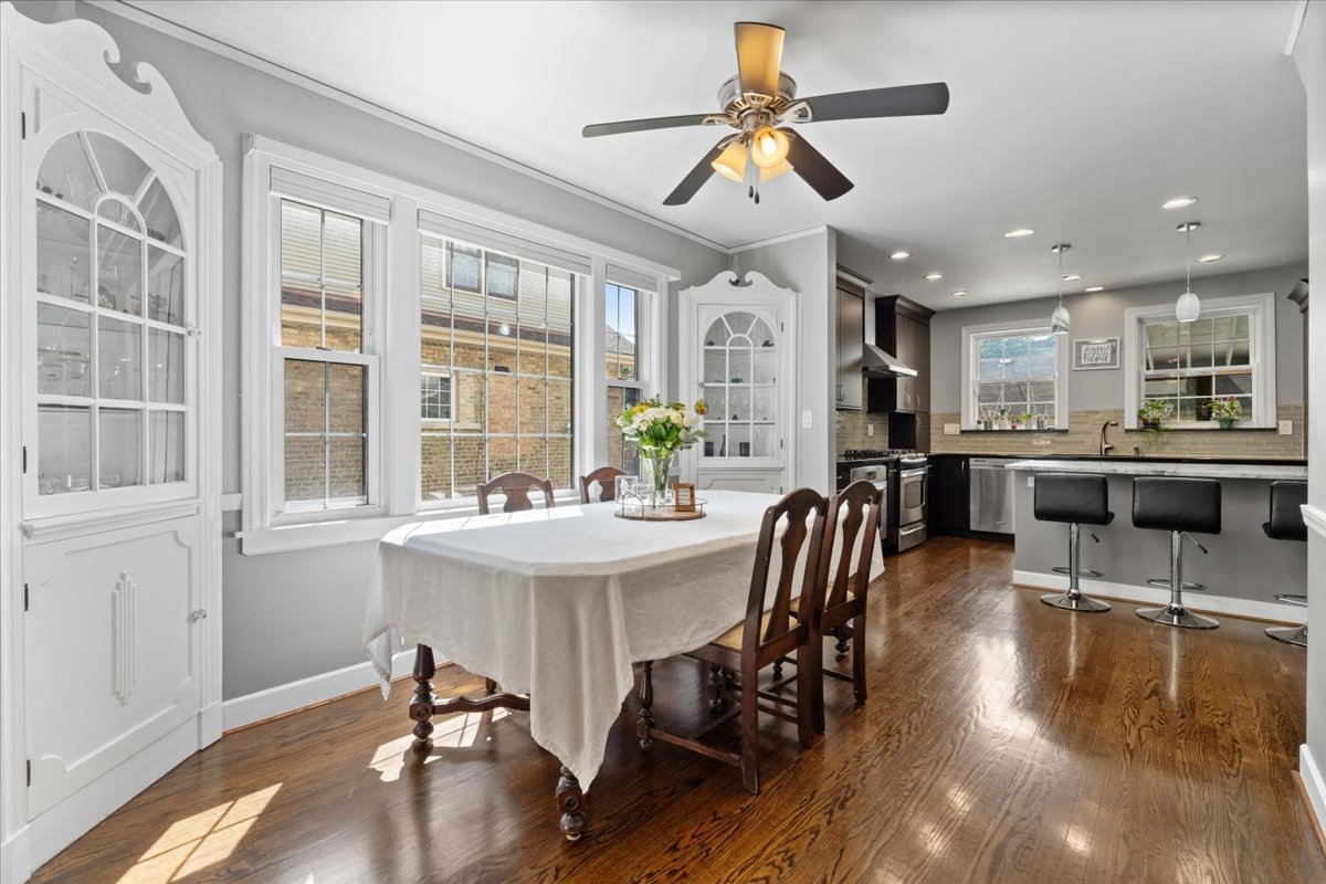 Chicago, Illinois 60631, United States, 4 Bedrooms Bedrooms, ,4 BathroomsBathrooms,Residential,Active,238521