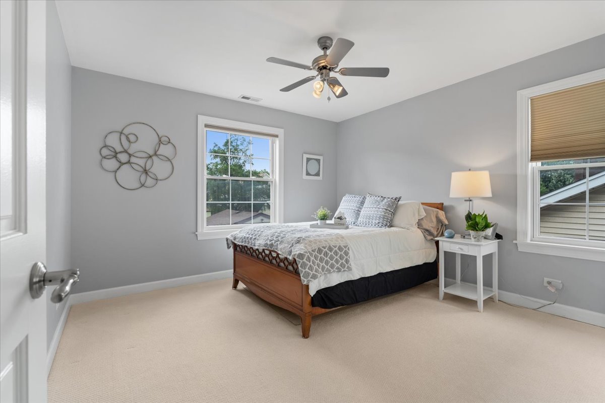 Chicago, Illinois 60631, United States, 4 Bedrooms Bedrooms, ,4 BathroomsBathrooms,Residential,Active,238521