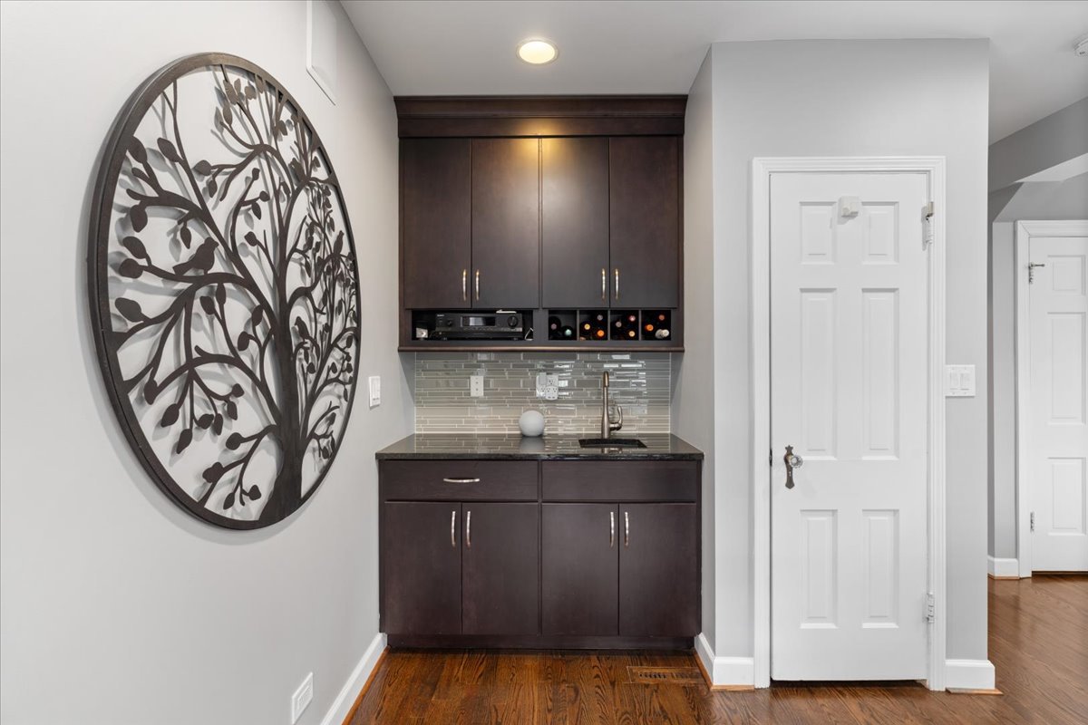 Chicago, Illinois 60631, United States, 4 Bedrooms Bedrooms, ,4 BathroomsBathrooms,Residential,Active,238521