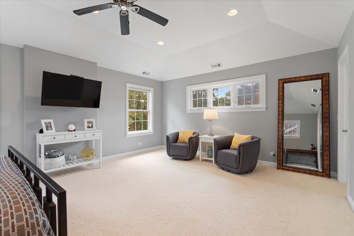 Chicago, Illinois 60631, United States, 4 Bedrooms Bedrooms, ,4 BathroomsBathrooms,Residential,Active,238521