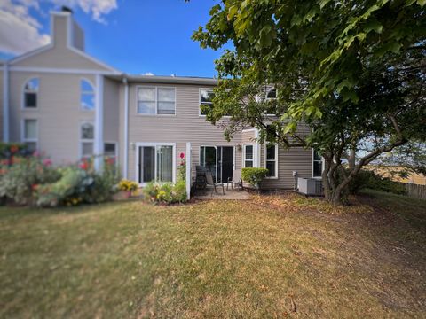 Tiny photo for 730 Hamilton Circle, Schaumburg, IL 60194 (MLS # 12522543)