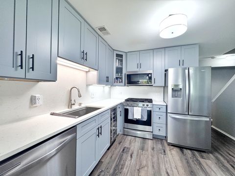 Tiny photo for 730 Hamilton Circle, Schaumburg, IL 60194 (MLS # 12522543)