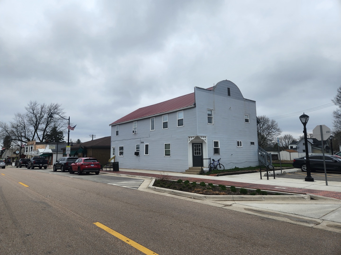 106 W Comanche Avenue