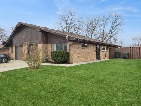 Photo of 1220 Fulton Drive, Streamwood, IL 60107 (MLS # 12522517)