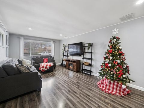 Tiny photo for 1220 Fulton Drive, Streamwood, IL 60107 (MLS # 12522517)