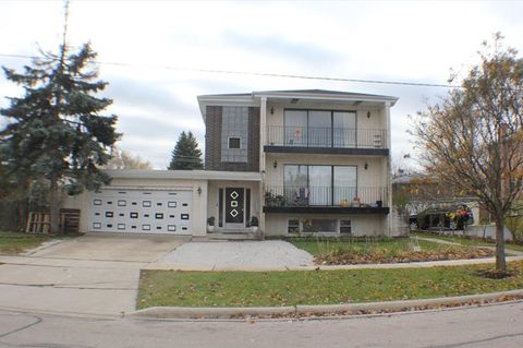 16W611 56th Street 1 Clarendon Hills IL 60514