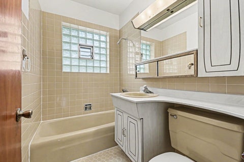 Tiny photo for 550 S Oakland Avenue, Villa Park, IL 60181 (MLS # 12747323)