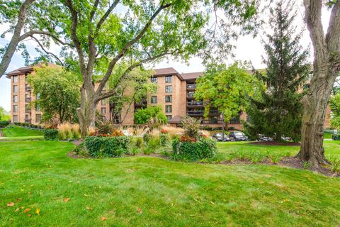 Photo of 1671 Mission Hills Road #302, Northbrook, IL 60062 (MLS # 12490846)