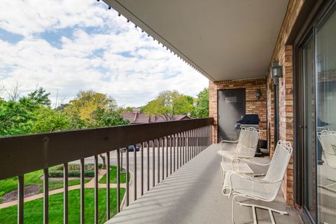Tiny photo for 1671 Mission Hills Road #302, Northbrook, IL 60062 (MLS # 12490846)
