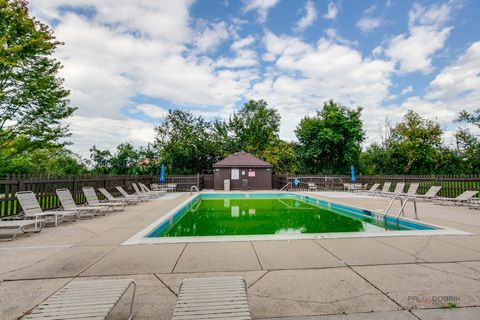 Tiny photo for 1671 Mission Hills Road #302, Northbrook, IL 60062 (MLS # 12490846)