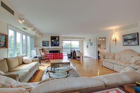 Tiny photo for 1671 Mission Hills Road #302, Northbrook, IL 60062 (MLS # 12490846)