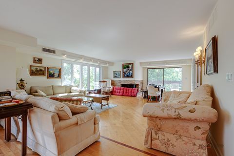 Tiny photo for 1671 Mission Hills Road #302, Northbrook, IL 60062 (MLS # 12490846)