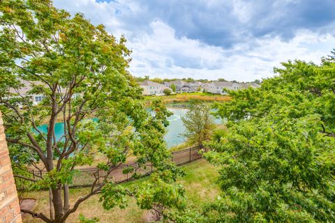 Tiny photo for 1671 Mission Hills Road #302, Northbrook, IL 60062 (MLS # 12490846)