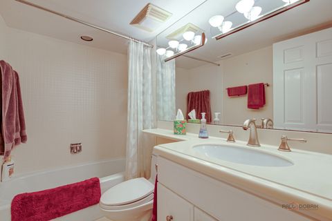 Tiny photo for 1671 Mission Hills Road #302, Northbrook, IL 60062 (MLS # 12490846)