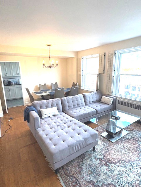 Evanston, Illinois 60201, United States, 1 Bedroom Bedrooms, ,1 BathroomBathrooms,Residential,Active,238570