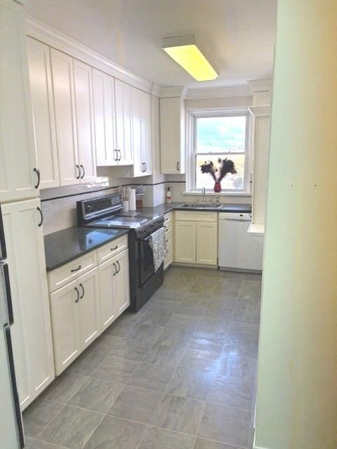 Tiny photo for 1585 Ridge Avenue #608, Evanston, IL 60201 (MLS # 12510000)