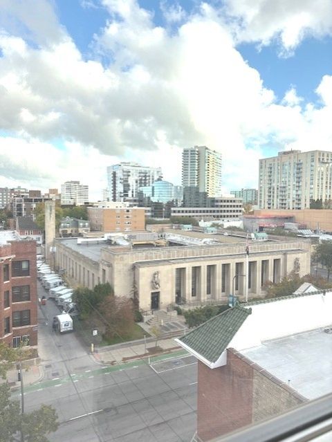 Tiny photo for 1585 Ridge Avenue #608, Evanston, IL 60201 (MLS # 12510000)