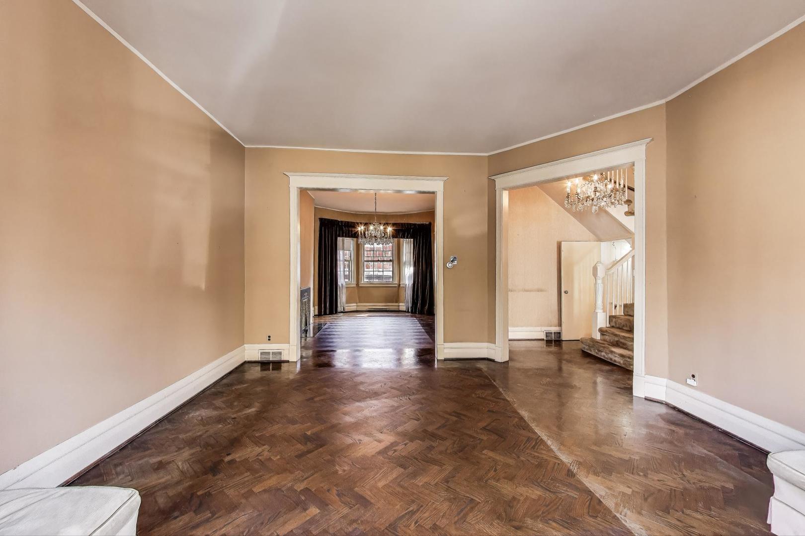 3811 N Alta Vista Terrace