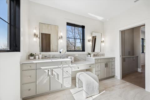 Tiny photo for 138 N Prospect Avenue, Clarendon Hills, IL 60514 (MLS # 12707163)