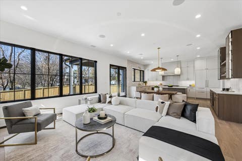 Tiny photo for 138 N Prospect Avenue, Clarendon Hills, IL 60514 (MLS # 12707163)