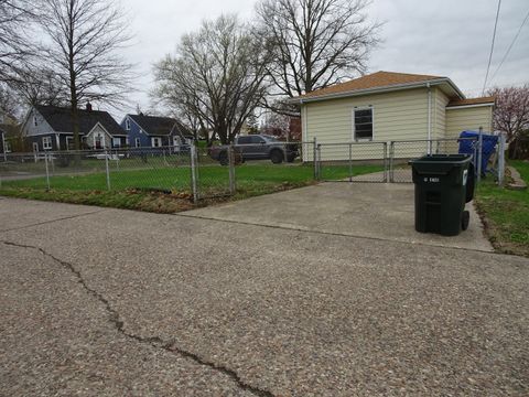 Tiny photo for 1224 W Rusholme Street, Davenport, IA 52804 (MLS # 12609454)