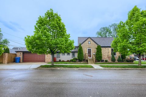 Photo of 10401 S Trumbull Avenue, Chicago, IL 60655 (MLS # 12634540)