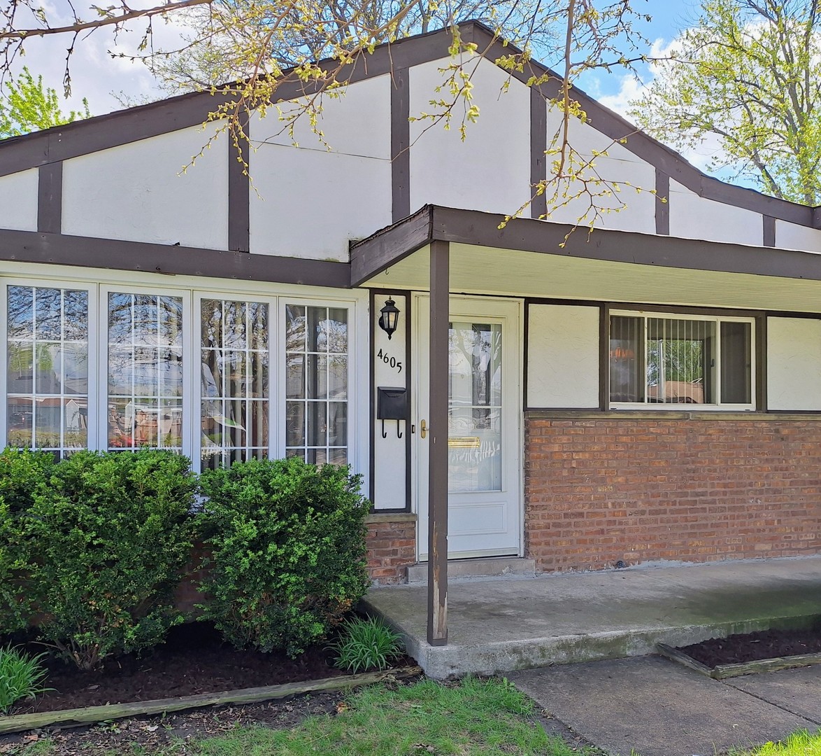 4605 W 84th Place