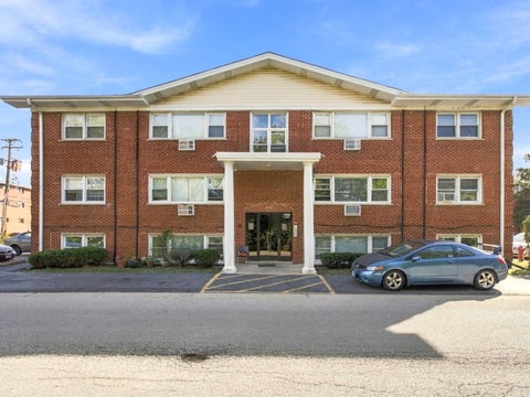 Photo of 10154 Hartford Court #2C, Schiller Park, IL 60176 (MLS # 12781244)