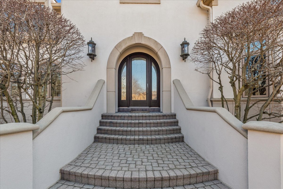 2521 Palmer Court