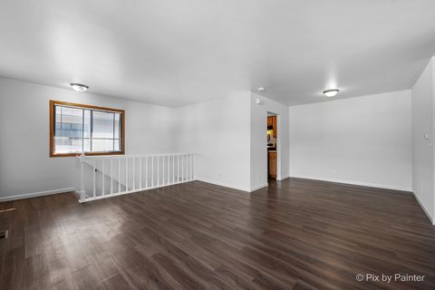 Tiny photo for 29w560 Winchester Circle #4, Warrenville, IL 60555 (MLS # 12540506)