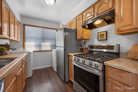 Tiny photo for 29w560 Winchester Circle #4, Warrenville, IL 60555 (MLS # 12540506)