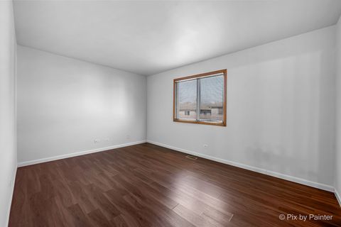 Tiny photo for 29w560 Winchester Circle #4, Warrenville, IL 60555 (MLS # 12540506)