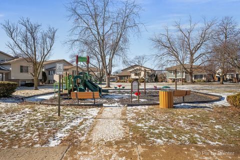 Tiny photo for 29w560 Winchester Circle #4, Warrenville, IL 60555 (MLS # 12540506)