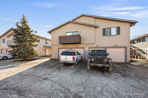 Tiny photo for 29w560 Winchester Circle #4, Warrenville, IL 60555 (MLS # 12540506)