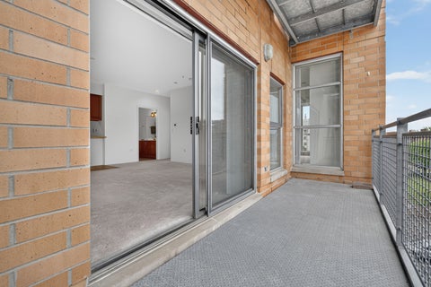 Tiny photo for 1572 Maple Avenue #406, Evanston, IL 60201 (MLS # 12769514)