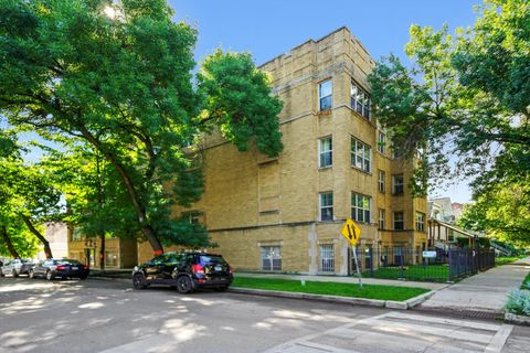 Photo of 3551 W Belle Plaine Avenue #2, Chicago, IL 60618 (MLS # 12481342)