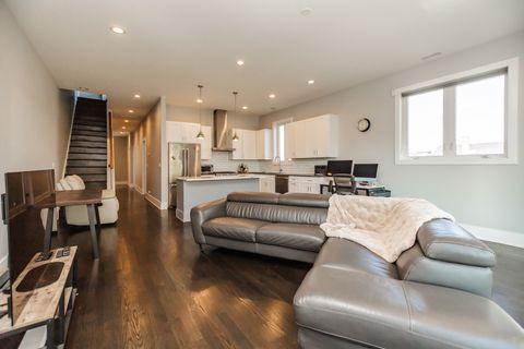 Tiny photo for 2018 S Loomis Street #3, Chicago, IL 60608 (MLS # 12527892)