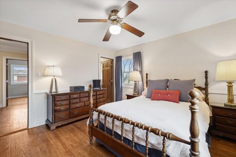 Tiny photo for 1636 E Jonquil Terrace, Arlington Heights, IL 60004 (MLS # 12571218)