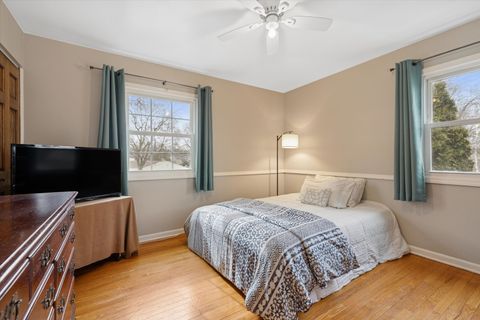 Tiny photo for 1636 E Jonquil Terrace, Arlington Heights, IL 60004 (MLS # 12571218)