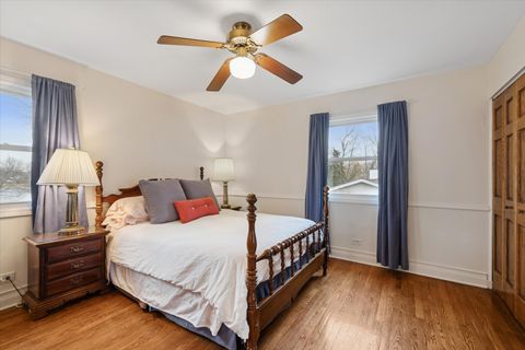 Tiny photo for 1636 E Jonquil Terrace, Arlington Heights, IL 60004 (MLS # 12571218)