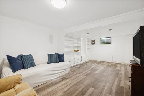 Tiny photo for 1636 E Jonquil Terrace, Arlington Heights, IL 60004 (MLS # 12571218)