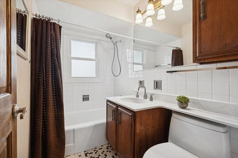 Tiny photo for 1636 E Jonquil Terrace, Arlington Heights, IL 60004 (MLS # 12571218)