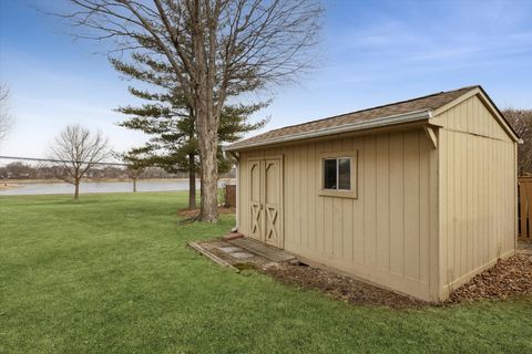 Tiny photo for 1636 E Jonquil Terrace, Arlington Heights, IL 60004 (MLS # 12571218)