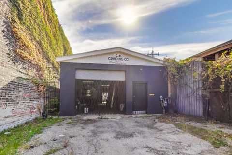 4653 W Harrison Street Chicago IL 60644