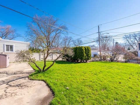 Tiny photo for 8049 E Prairie Road, Skokie, IL 60076 (MLS # 12612610)