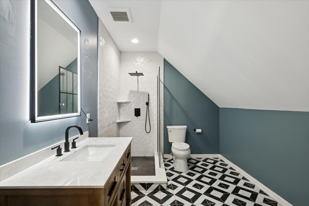 Forest Park, Illinois 60130, United States, 4 Bedrooms Bedrooms, ,3 BathroomsBathrooms,Residential,Active,232797