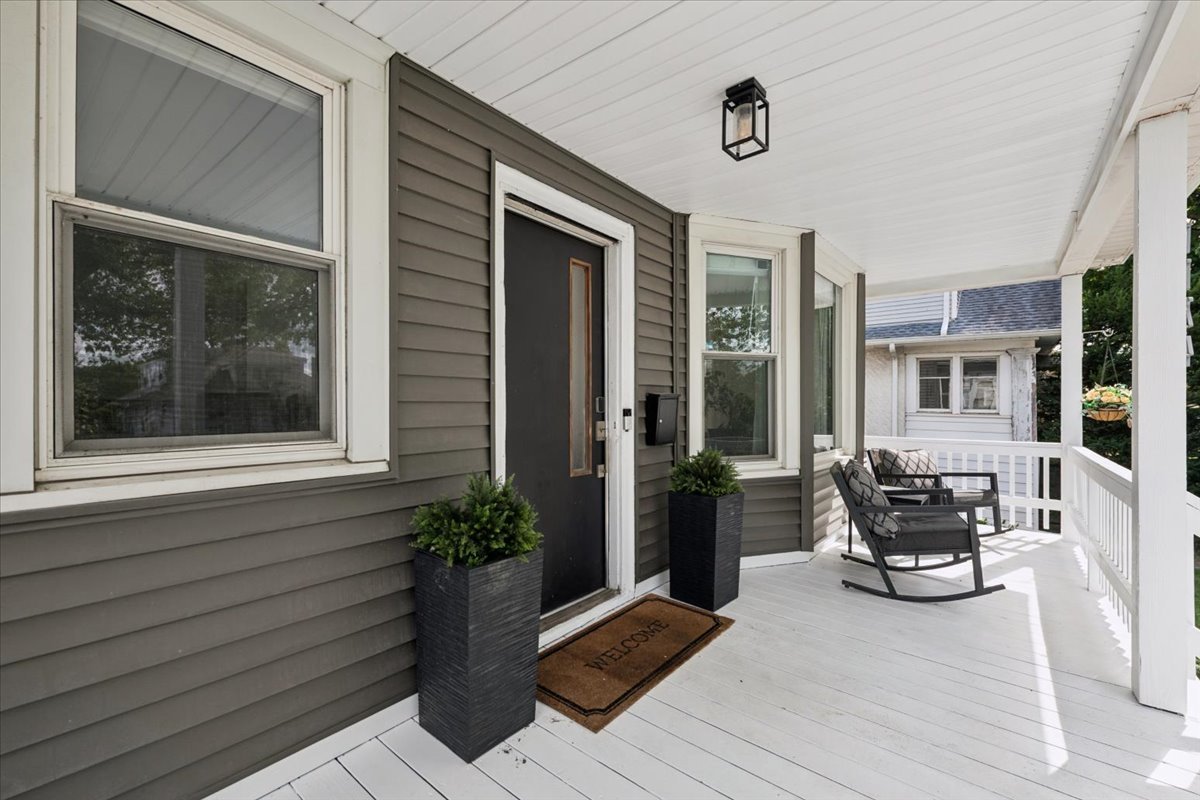 Forest Park, Illinois 60130, United States, 4 Bedrooms Bedrooms, ,3 BathroomsBathrooms,Residential,Active,232797