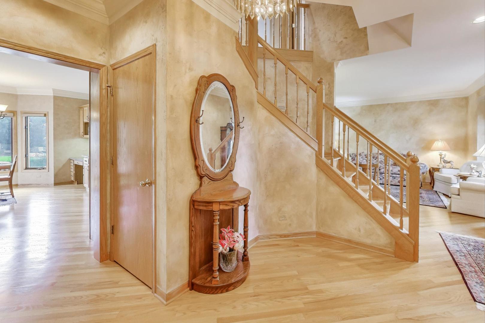 8720 Galleria Court