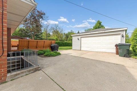 Tiny photo for 18646 Golfview Avenue, Homewood, IL 60430 (MLS # 12721607)